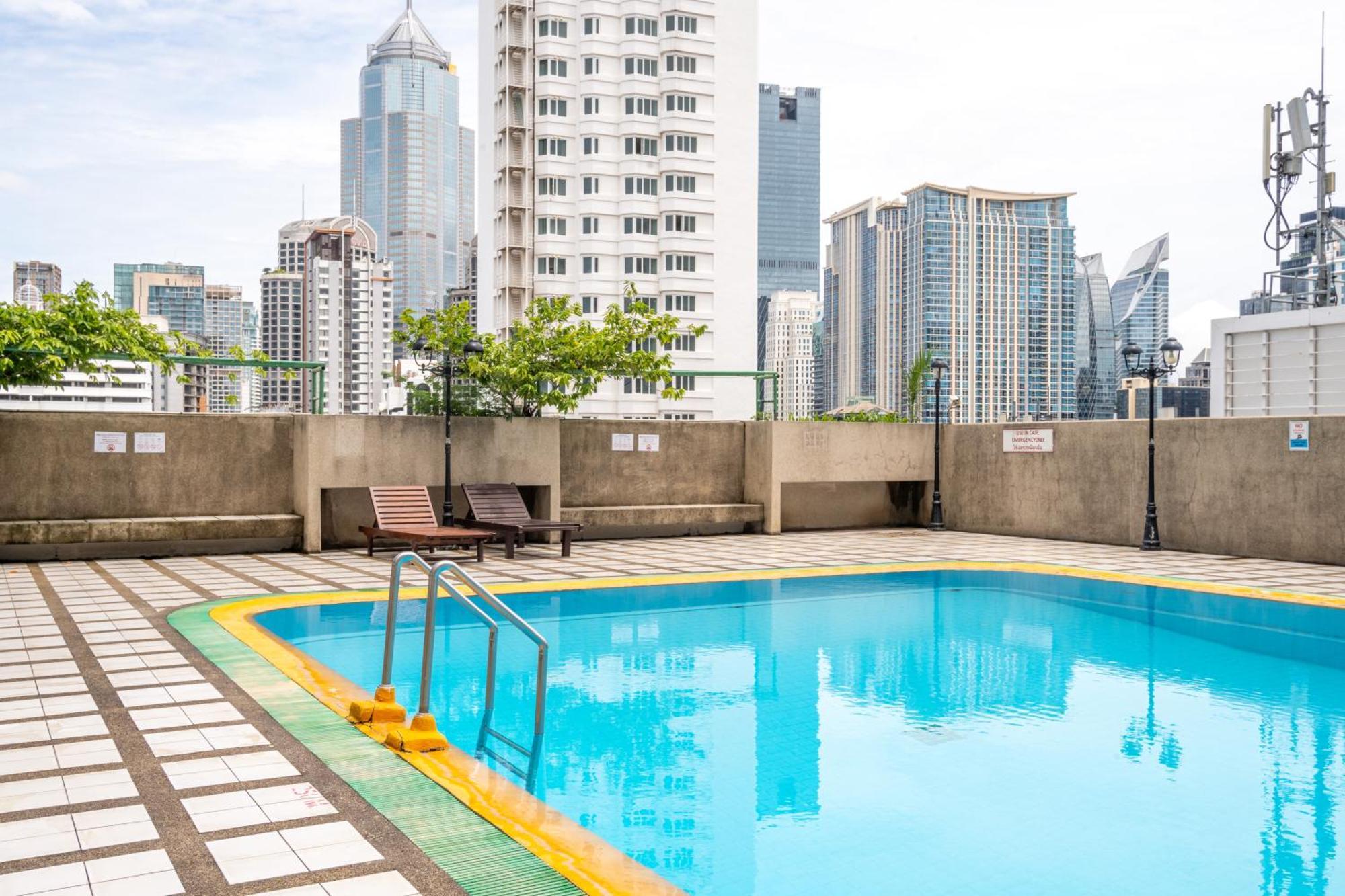 Artichoke Sukhumvit, Nana Bts Apartment
